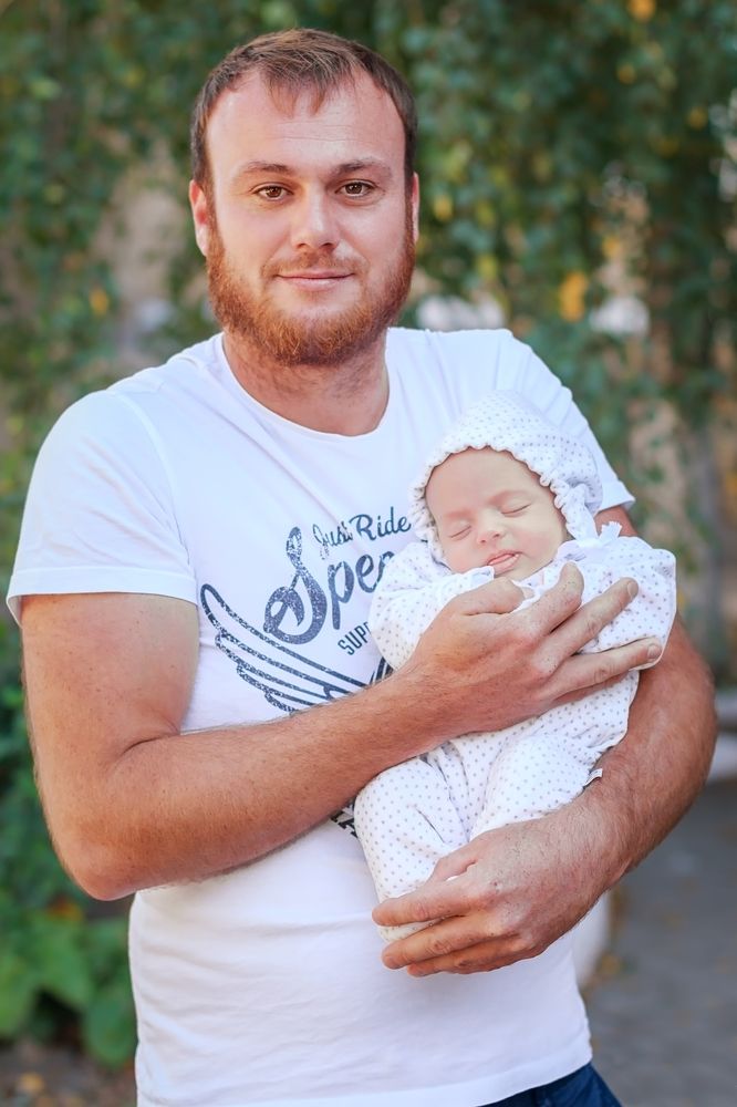 Счастливый папа.