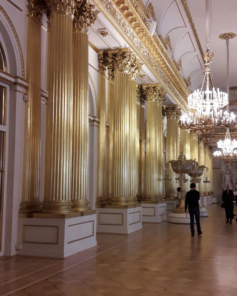 Симметрия в Эрмитаже