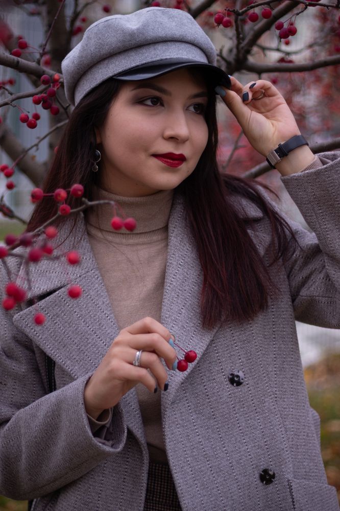 Девушка в кепке