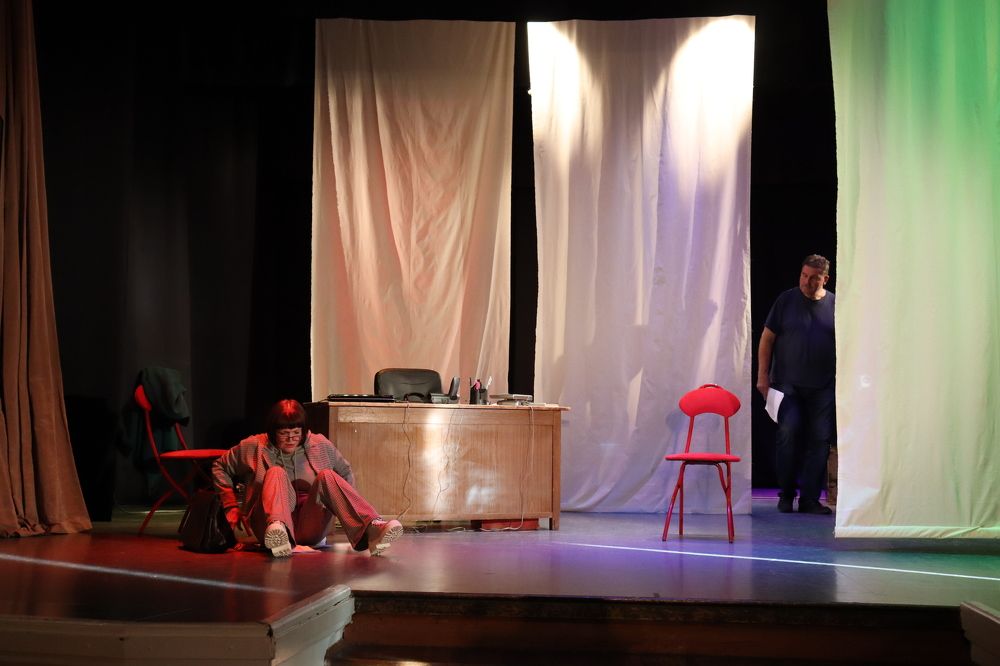 Есть такая актёрская примета...   ))