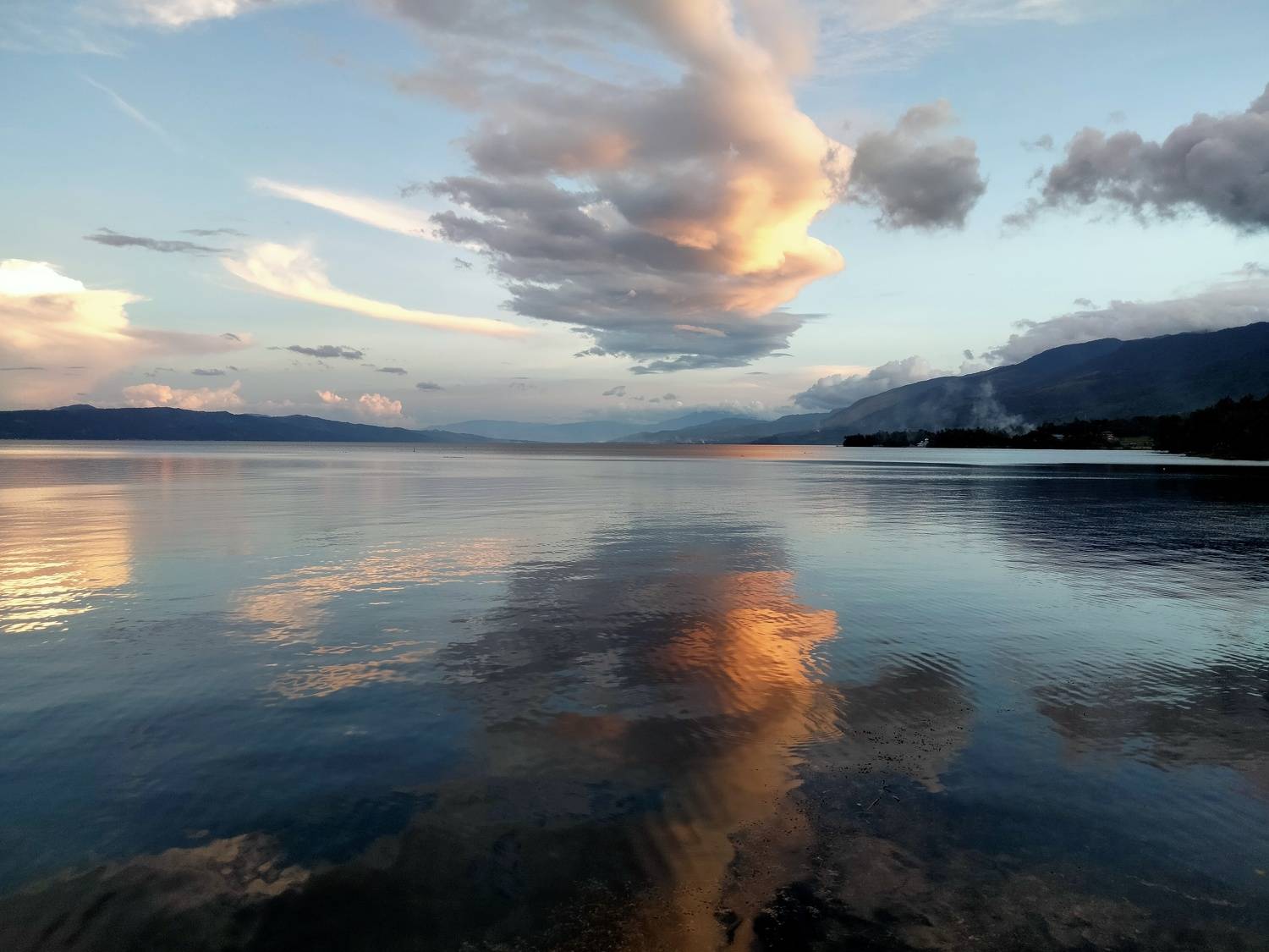 one afternoon at Singkarak lake