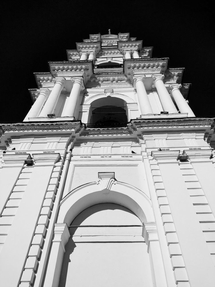 Колокольня Спасо-Преображенского собора.