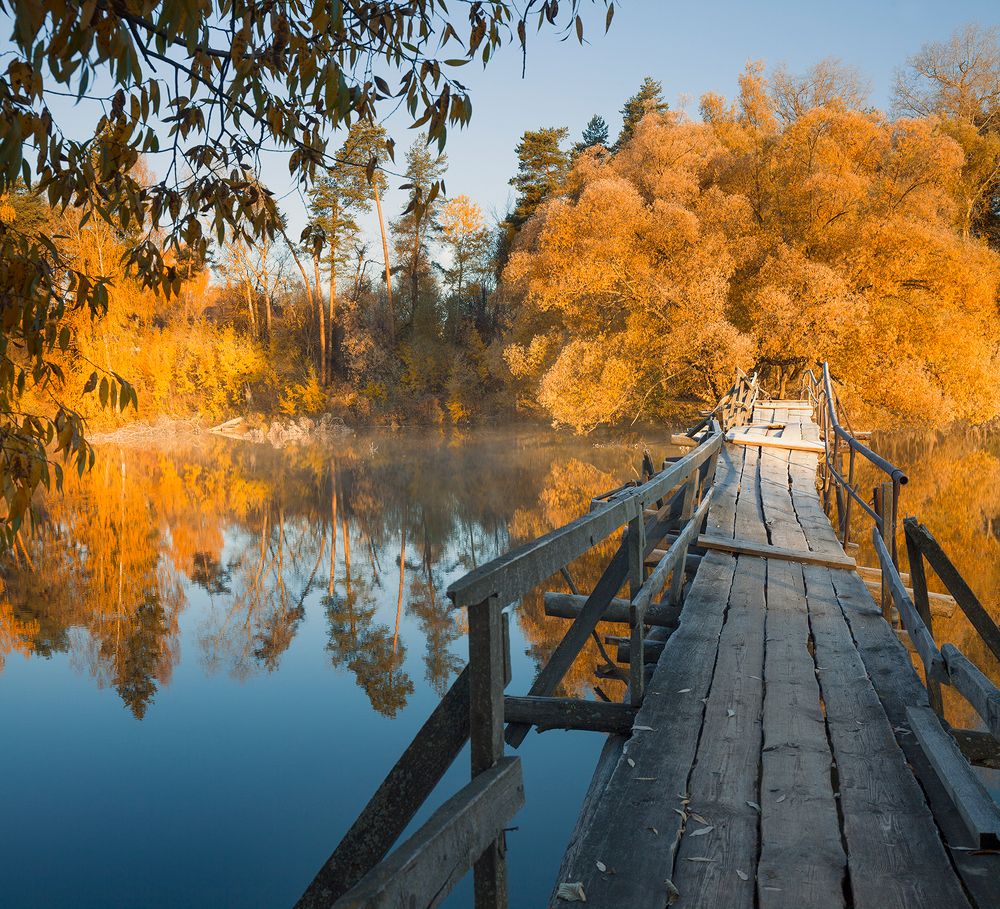 Мостик в осень