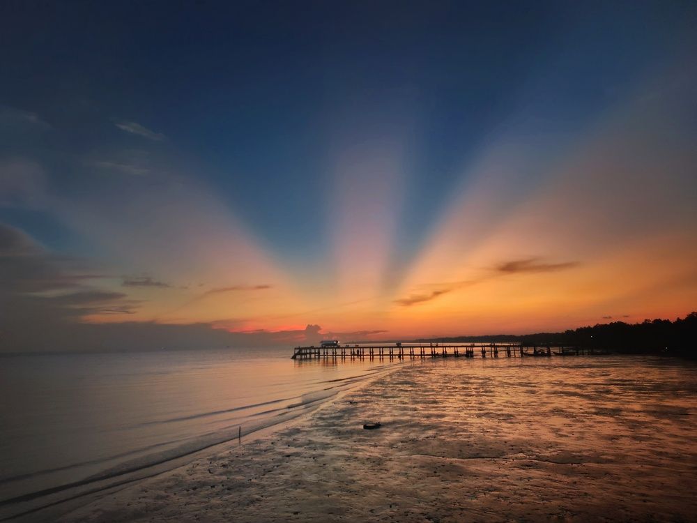 Rare sunset ray sunset