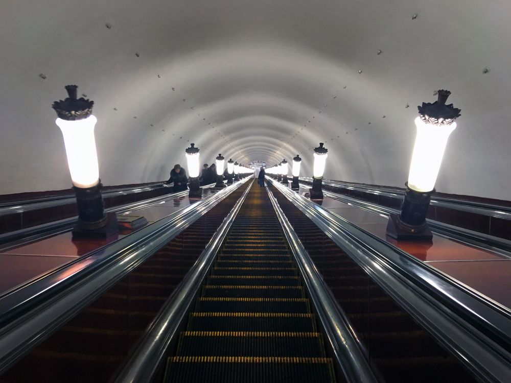 спуск под землю