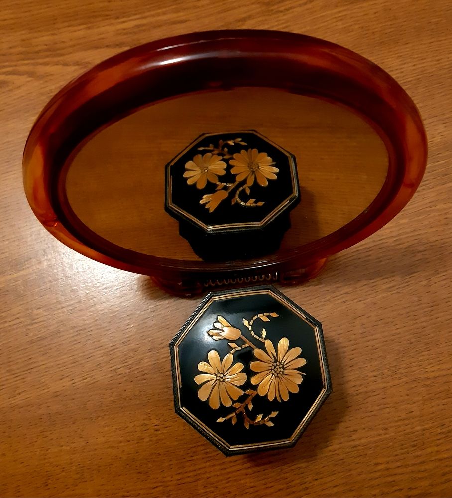 Мини-шкатулка в зеркале