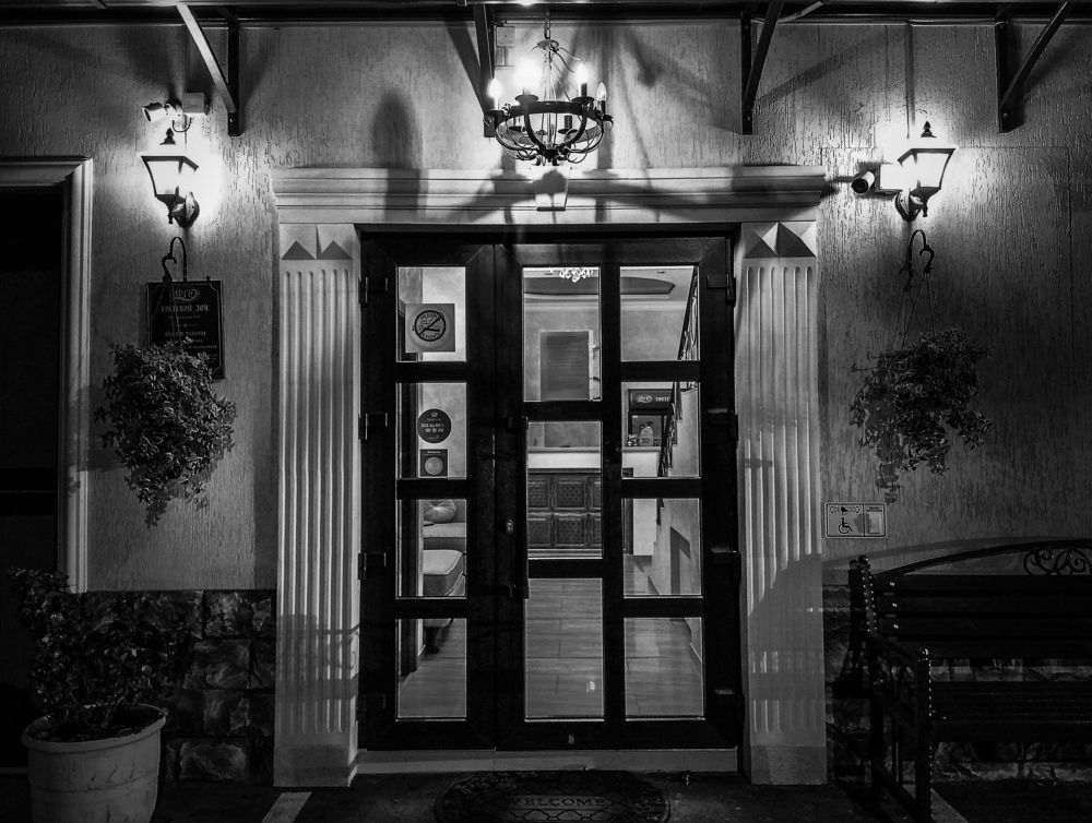 Таинственный отель / Mysterious Hotel