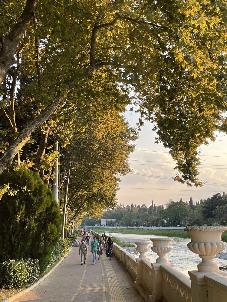 Набережная реки Сочи