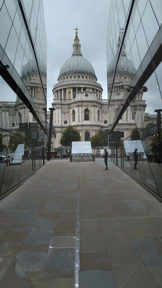 Фотография автора Henry Tobias