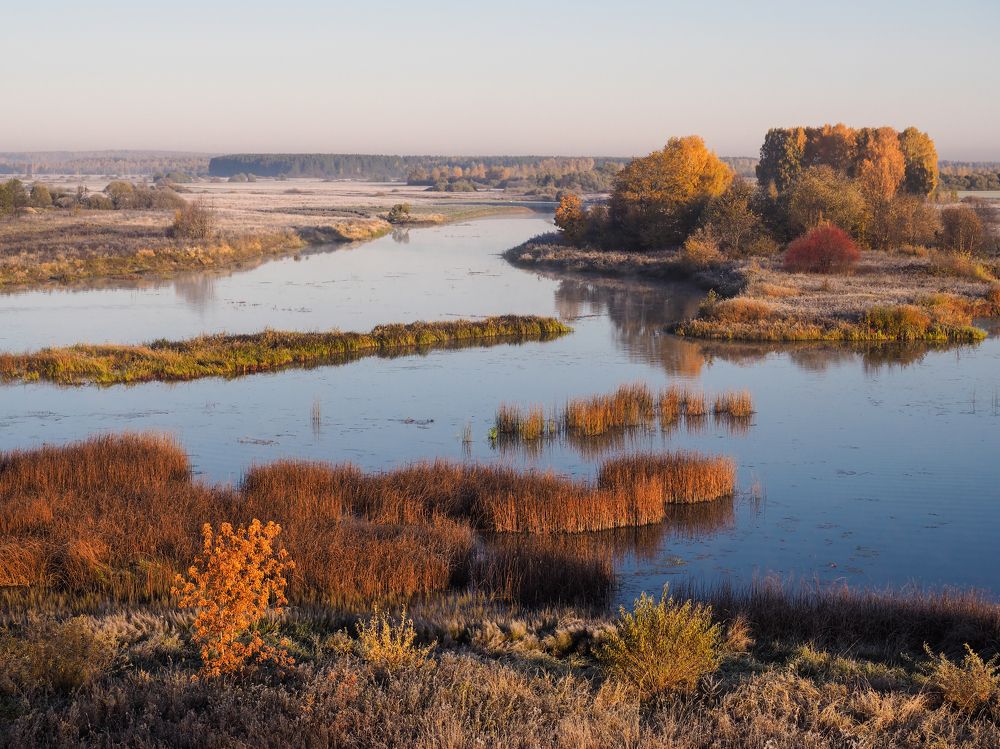 Октябрьский рассвет на Тезе.