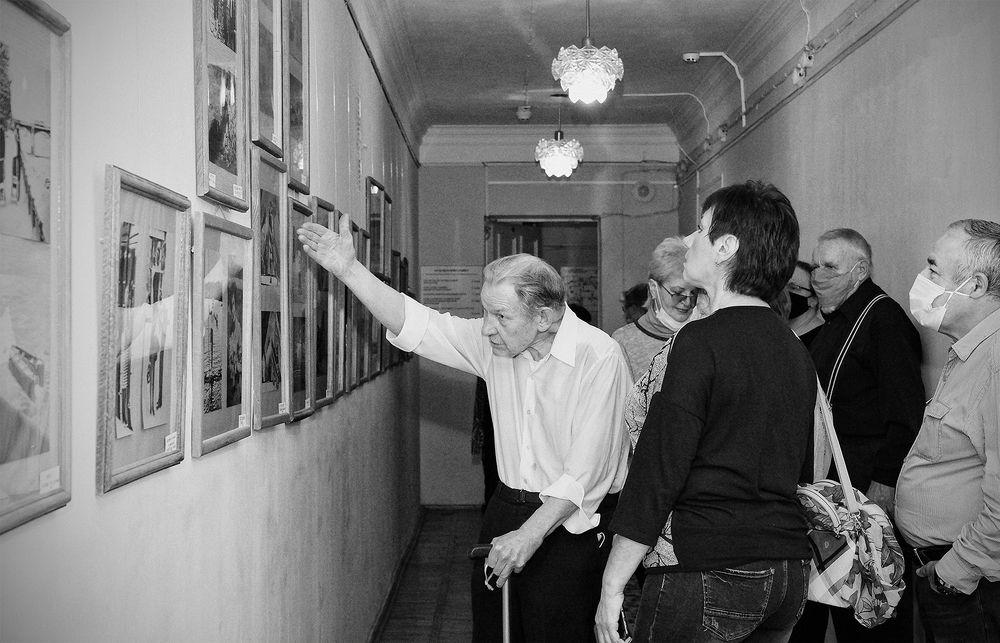 На выставке ветерана