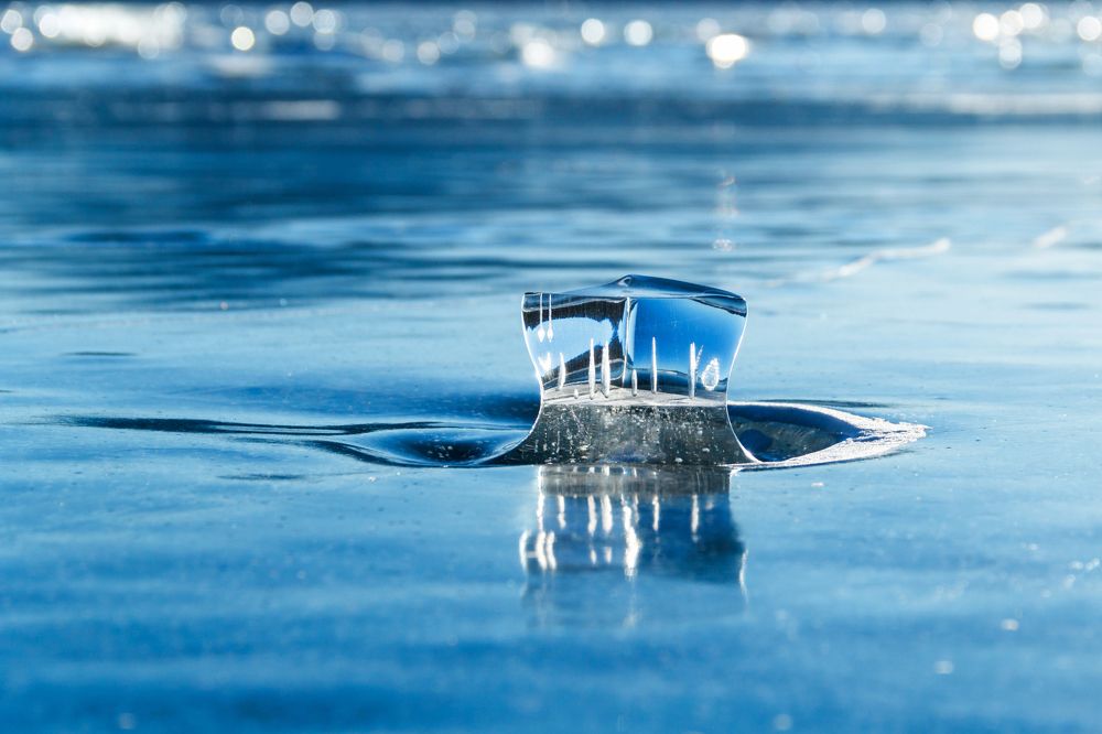 Лёд озера Байкал.