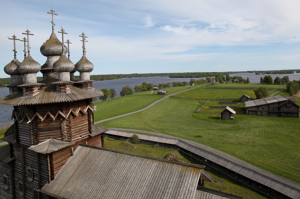 Кижи. Церковь Покрова Пресвятой Богородицы.