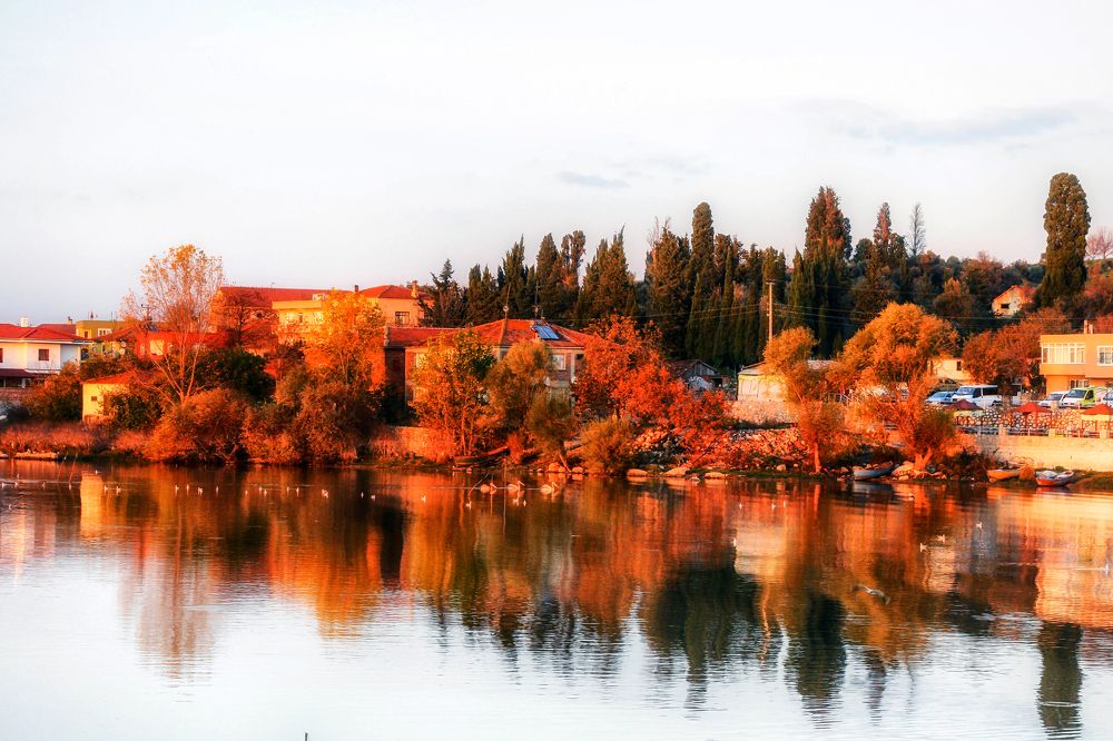 Gölyazı at Autumn