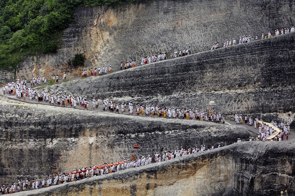 melasti ceremony