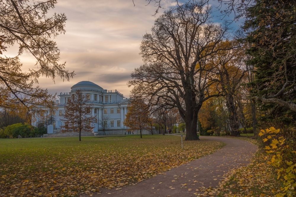 Photograph by Kirill Yakowlew