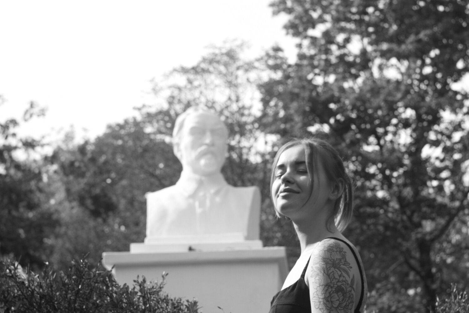 Девушка в Крыму