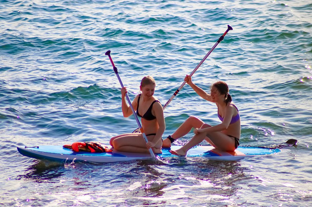 На доске и с вёслами