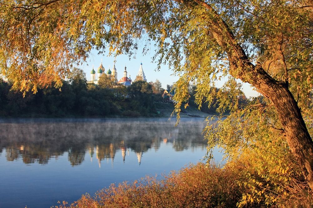 Утро над Коломенским кремлем.