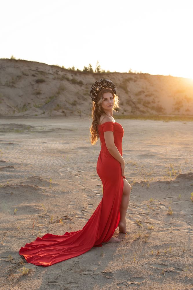 Олеся в красном