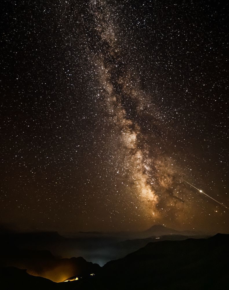 Дорога к небу. Эльбрус. Млечный путь.