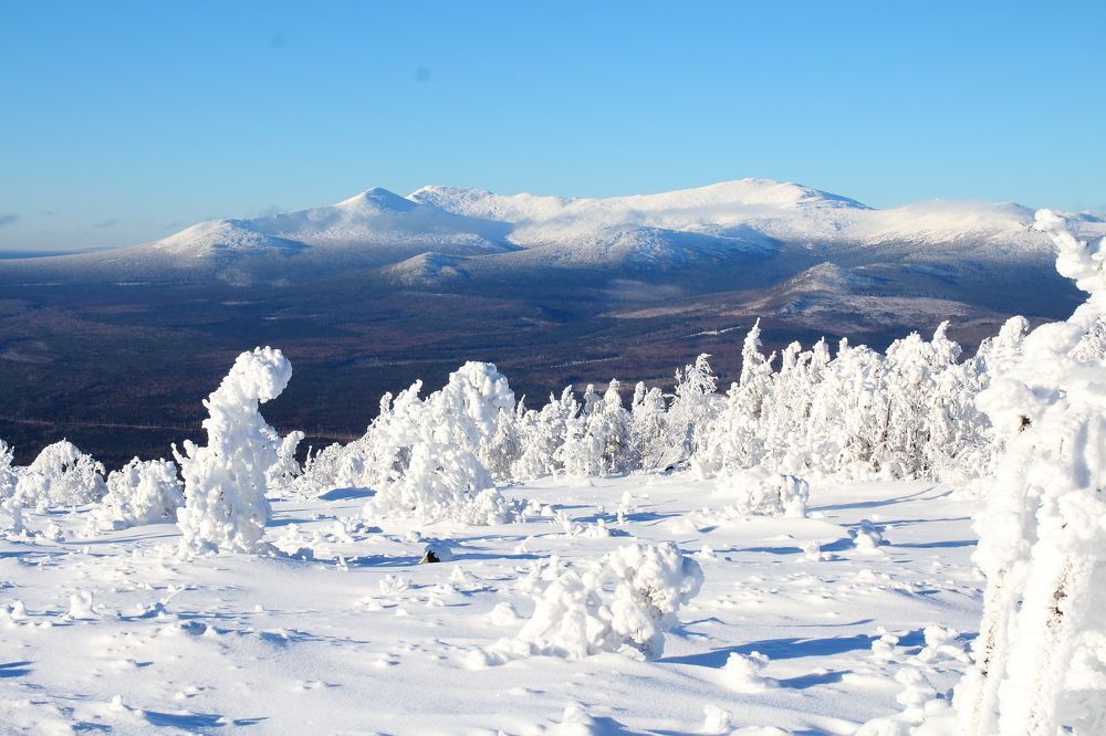 В Уральских горах уже зима.