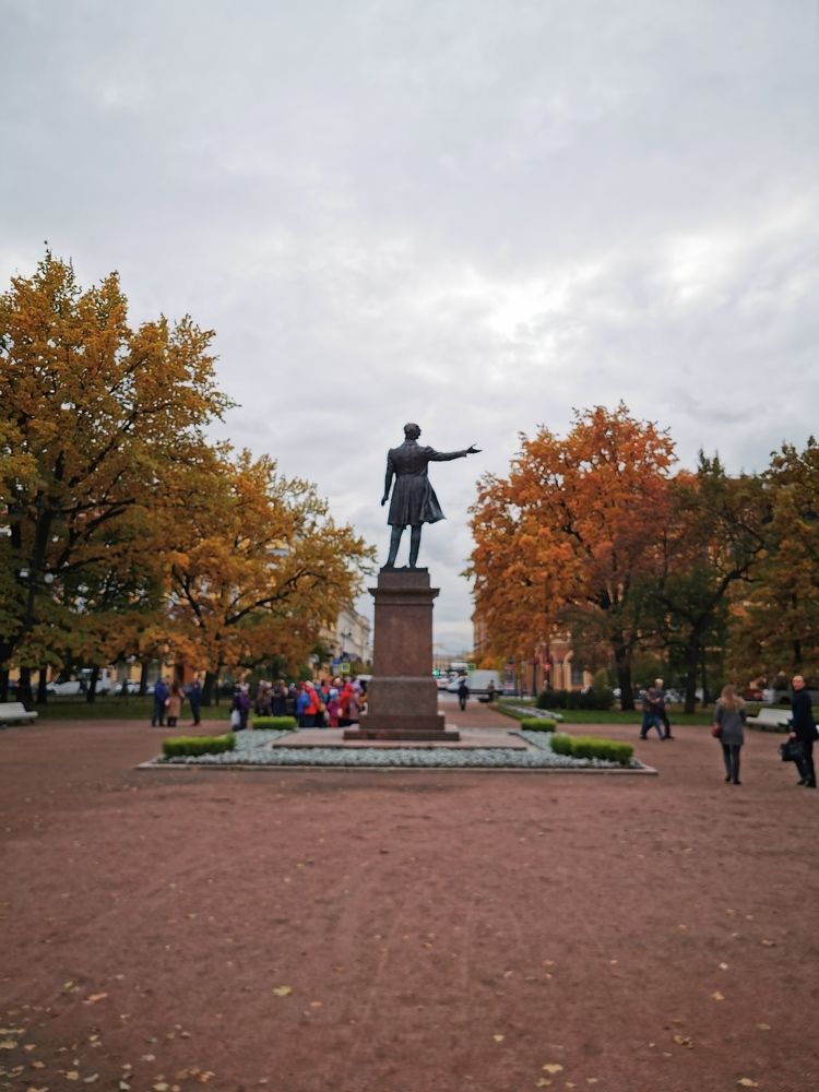 Фотография автора Дмитрий Лебедь