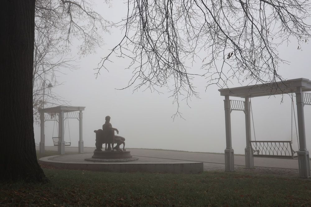 Памятник И.И. Лажечникову.