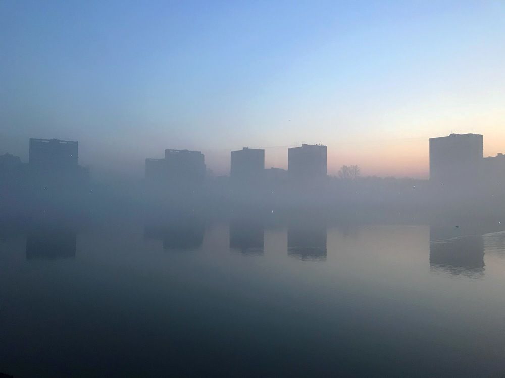 Туманный рассвет на Головинских прудах…