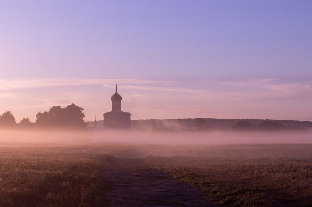 Дорога к храму.