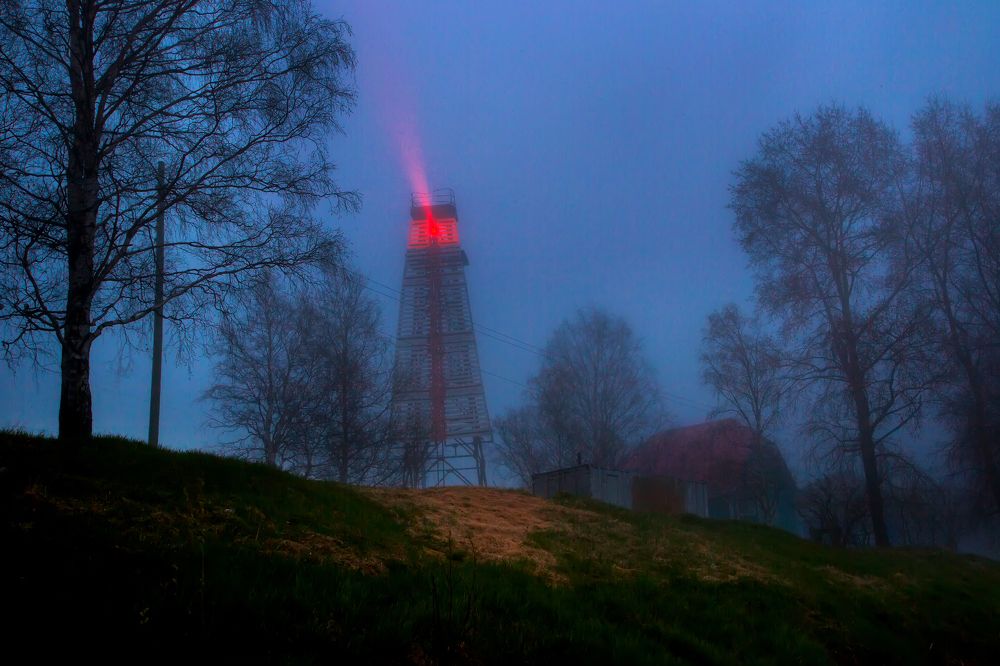 Ночной маяк.