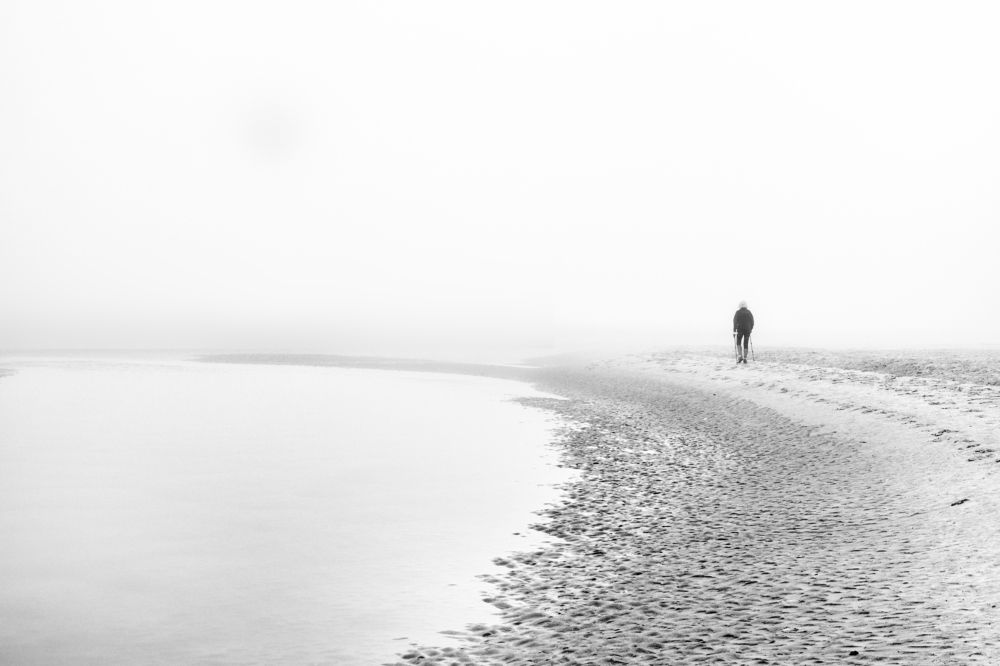 Niebla en la playa