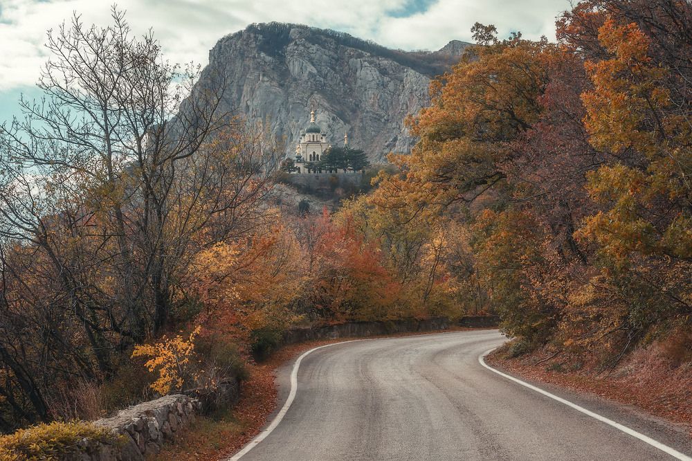 Осень в Крыму. Форосская церковь.