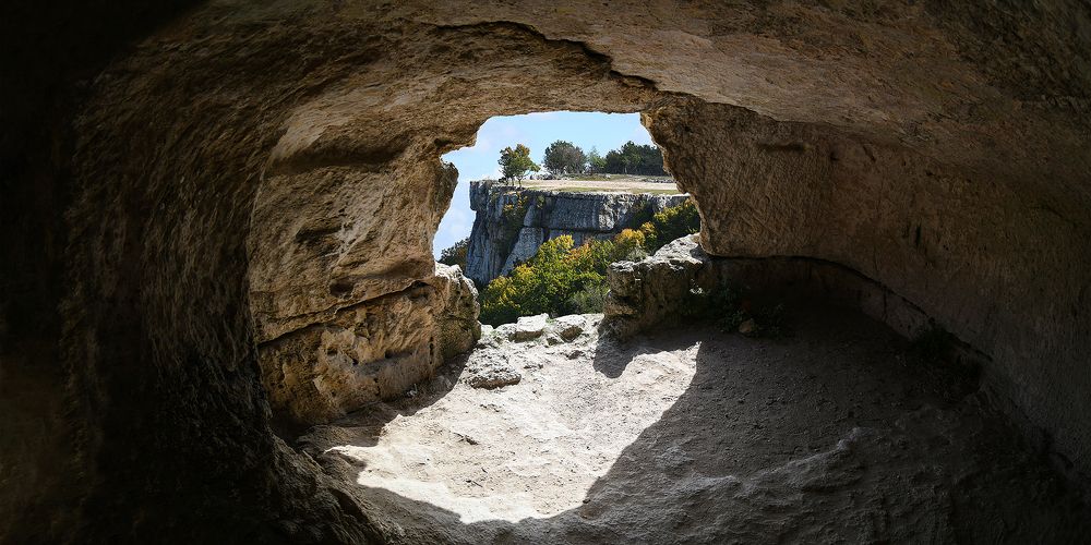 СВЕТ И ТЕНИ