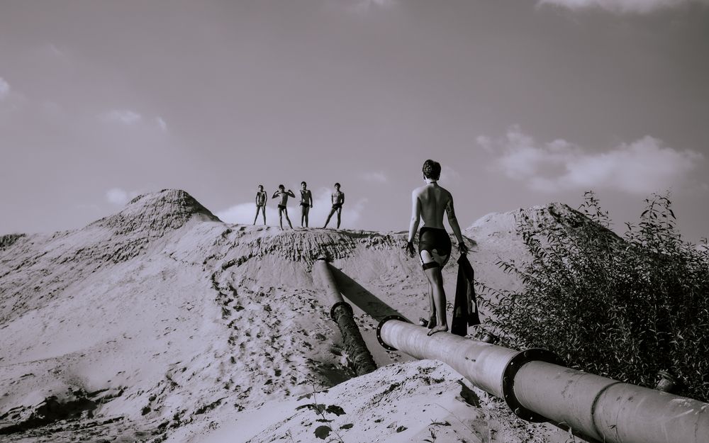 Photograph by Mario Jelikic