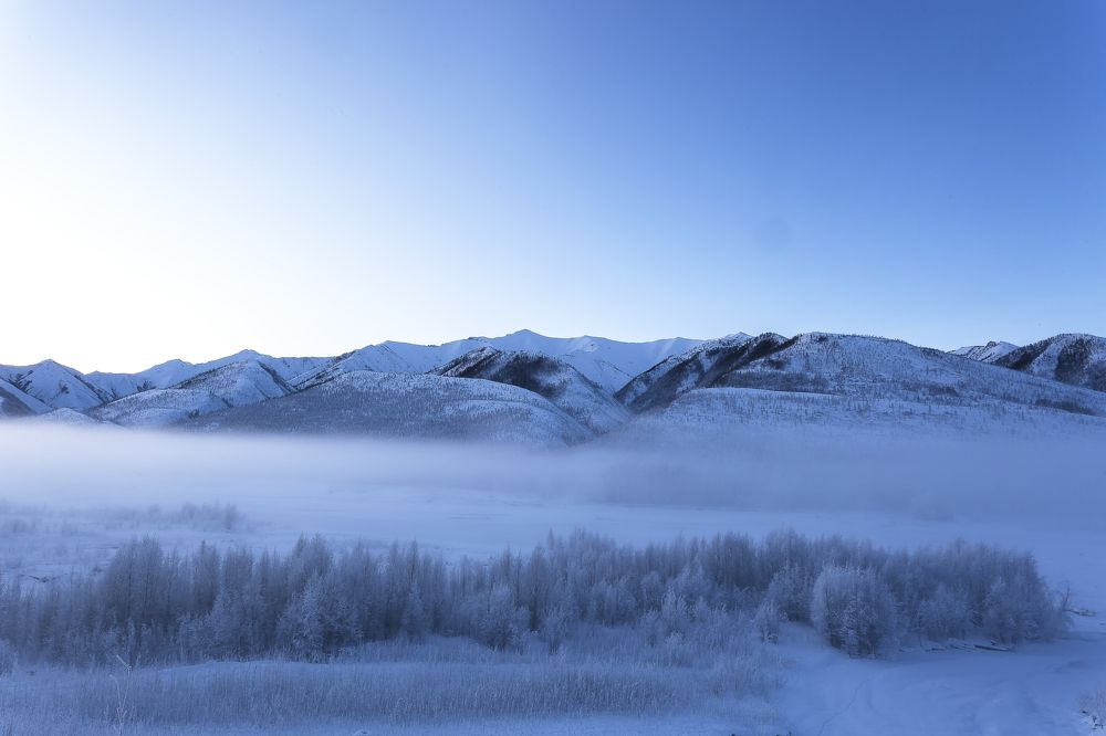 Утренний зимний туман на Полюсе Холоде- Оймяконе
