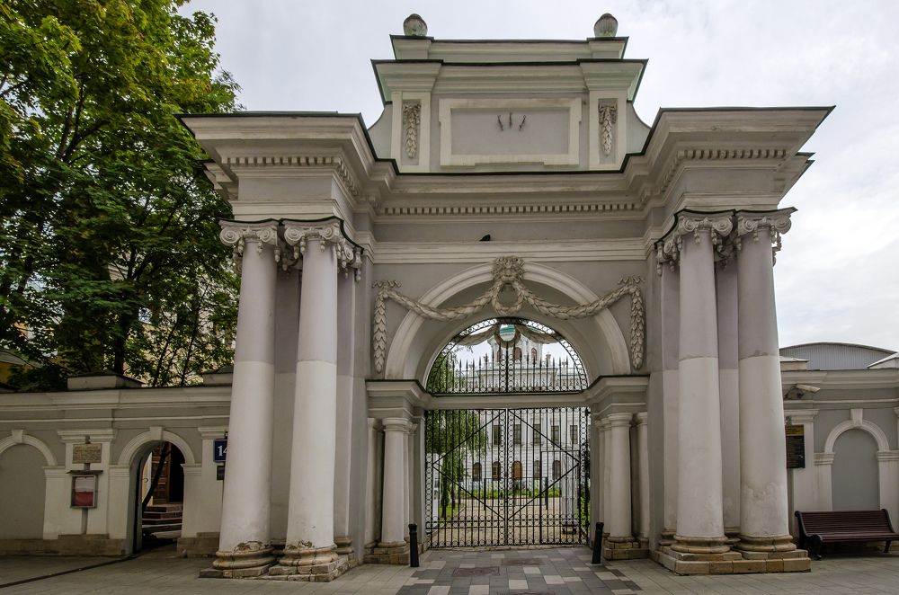 Ворота дома Пашкова.