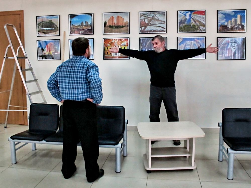 Развеска фотовыставки