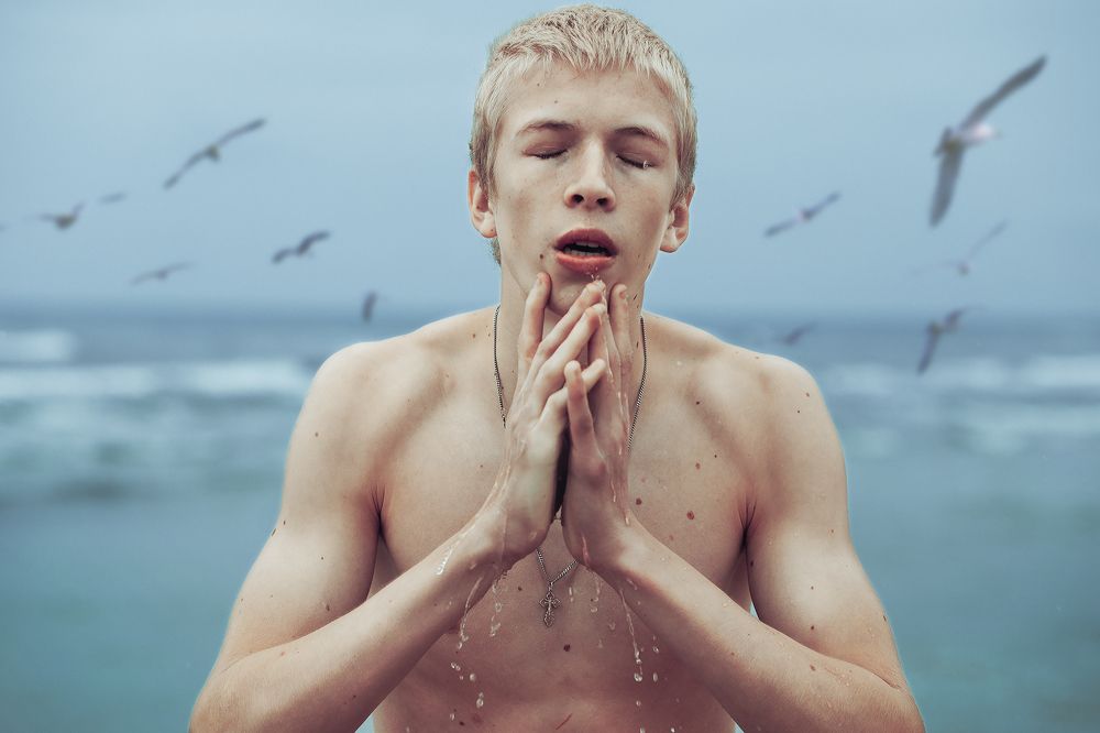 Photograph by Max Samadhi