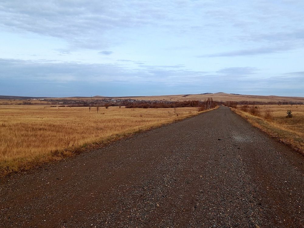 Вдали деревня исчезающая