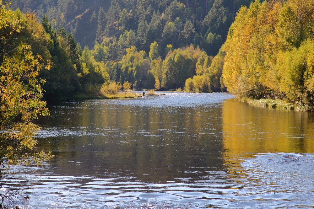 Золотое свечение на реке Тойсук
