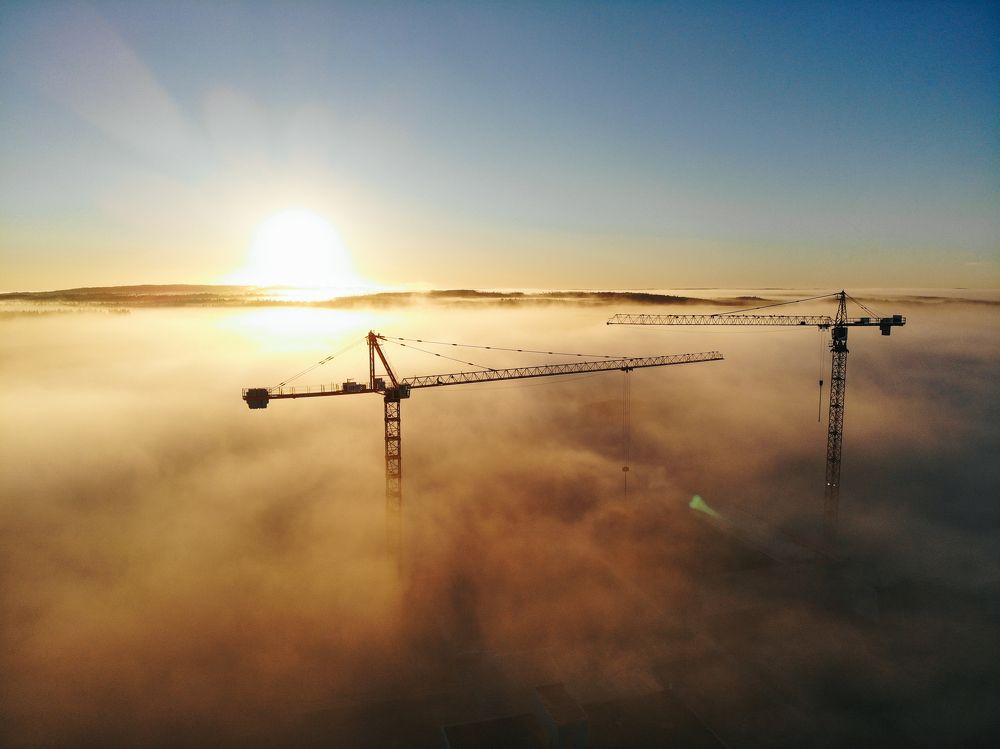 туман на стройке