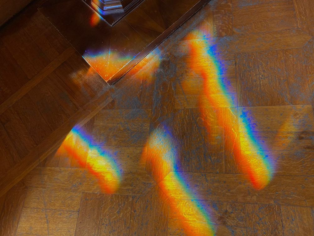 Радужные блики от горного хрусталя