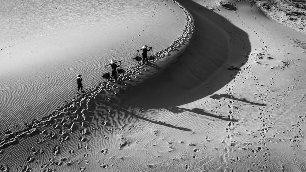 Dance on sand: Following my mom to village market