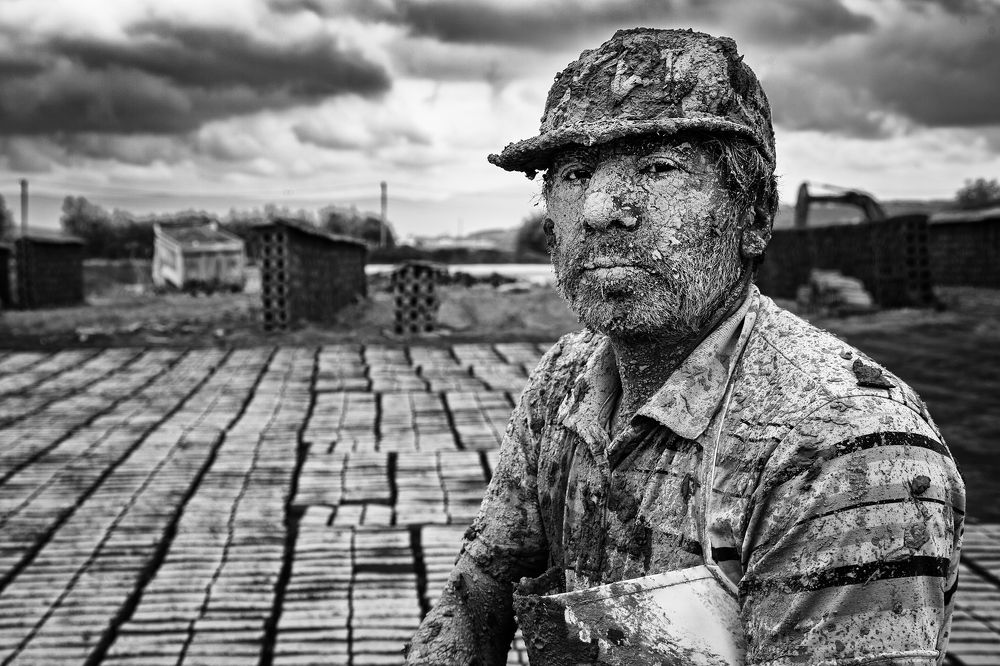 BRICK WORKER