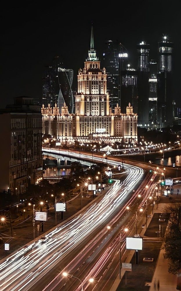 Москва никогда не спит