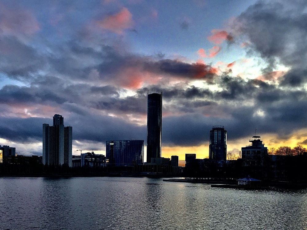 Екатеринбург. Вечер.