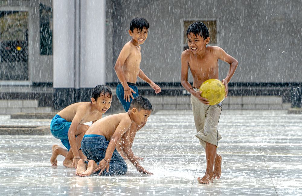 Happines under the rain