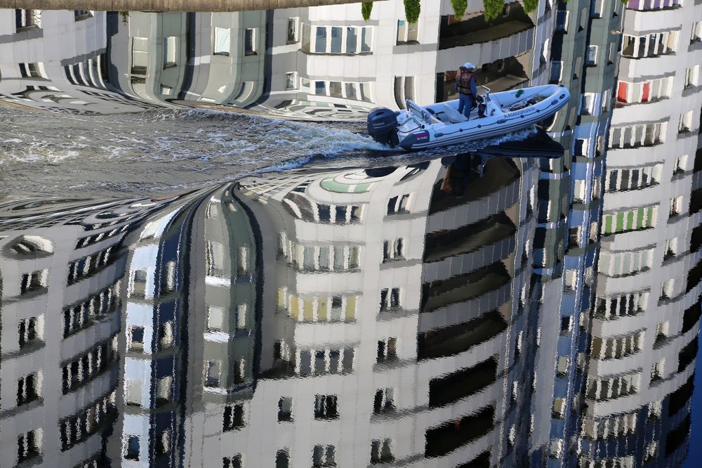 Разрывая реальность