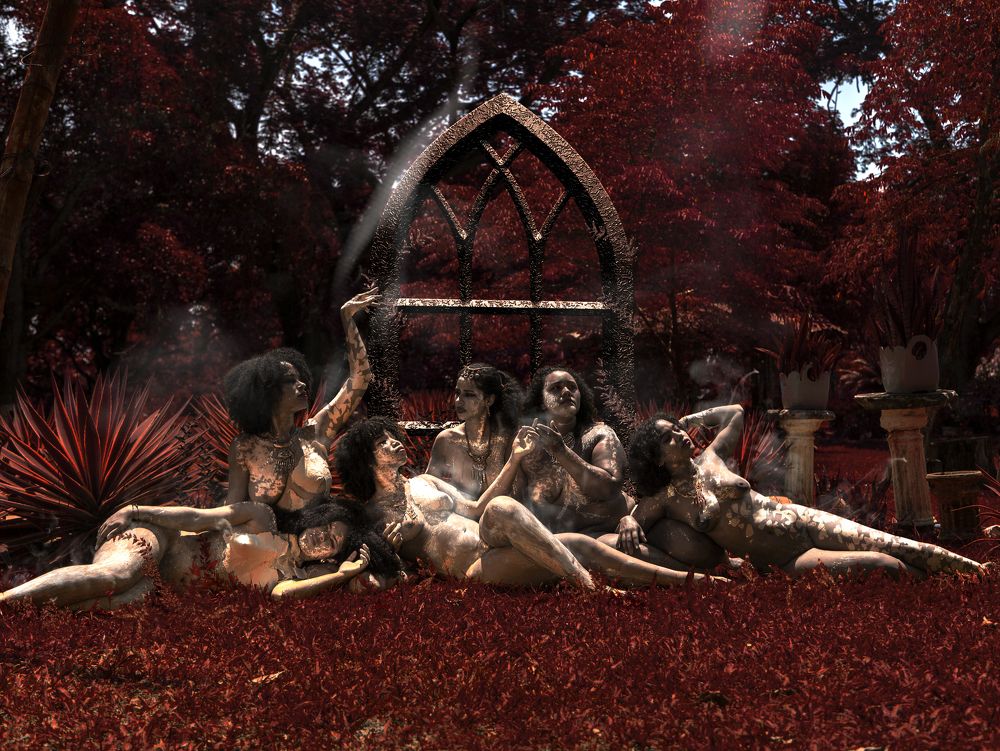 Photograph by Seb Garmen